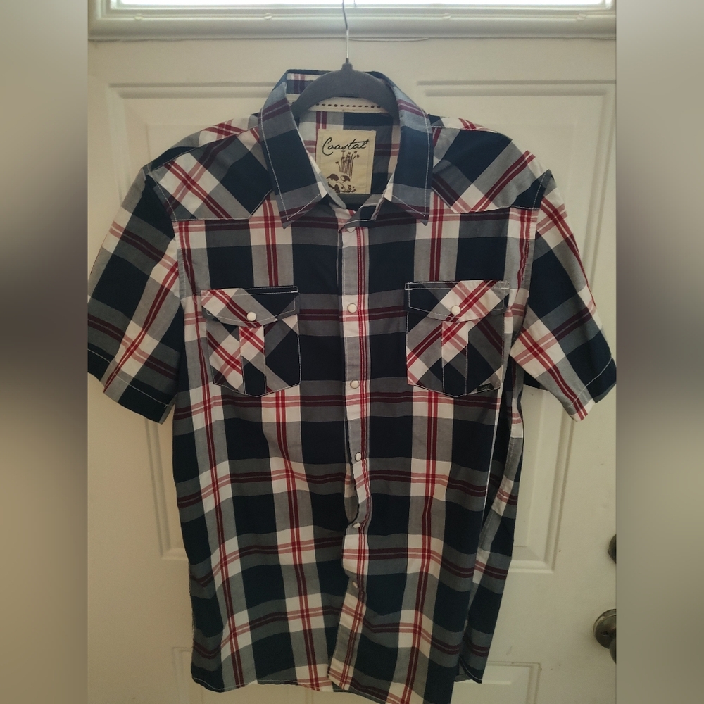 Men’s Snap Closure Button Up Tee. Navy Blue And Red
